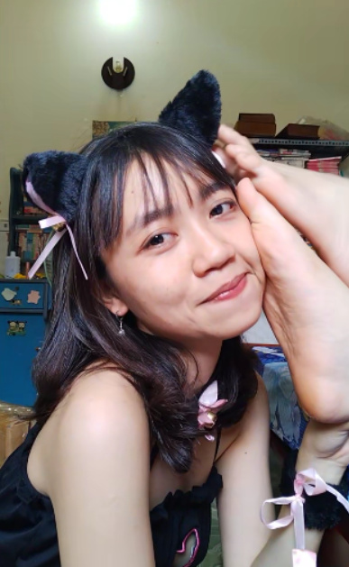 【May】忘情大口tian食穿着性感猫服的朋友的脚