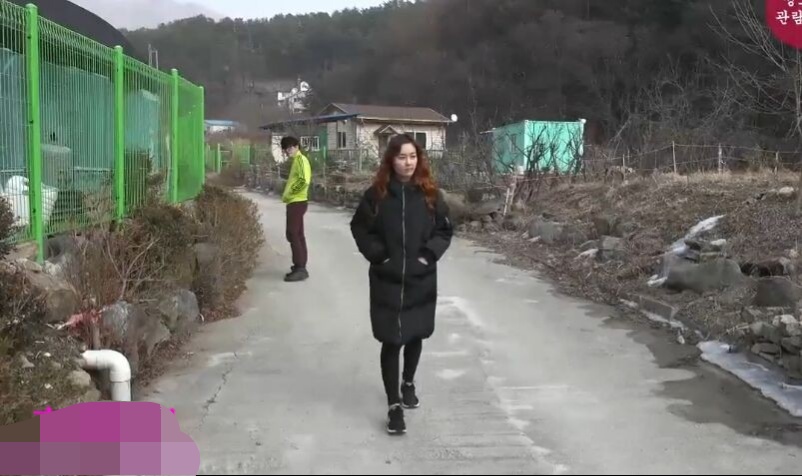 【Fetishwoman】韩国乡村绑架路人天脚