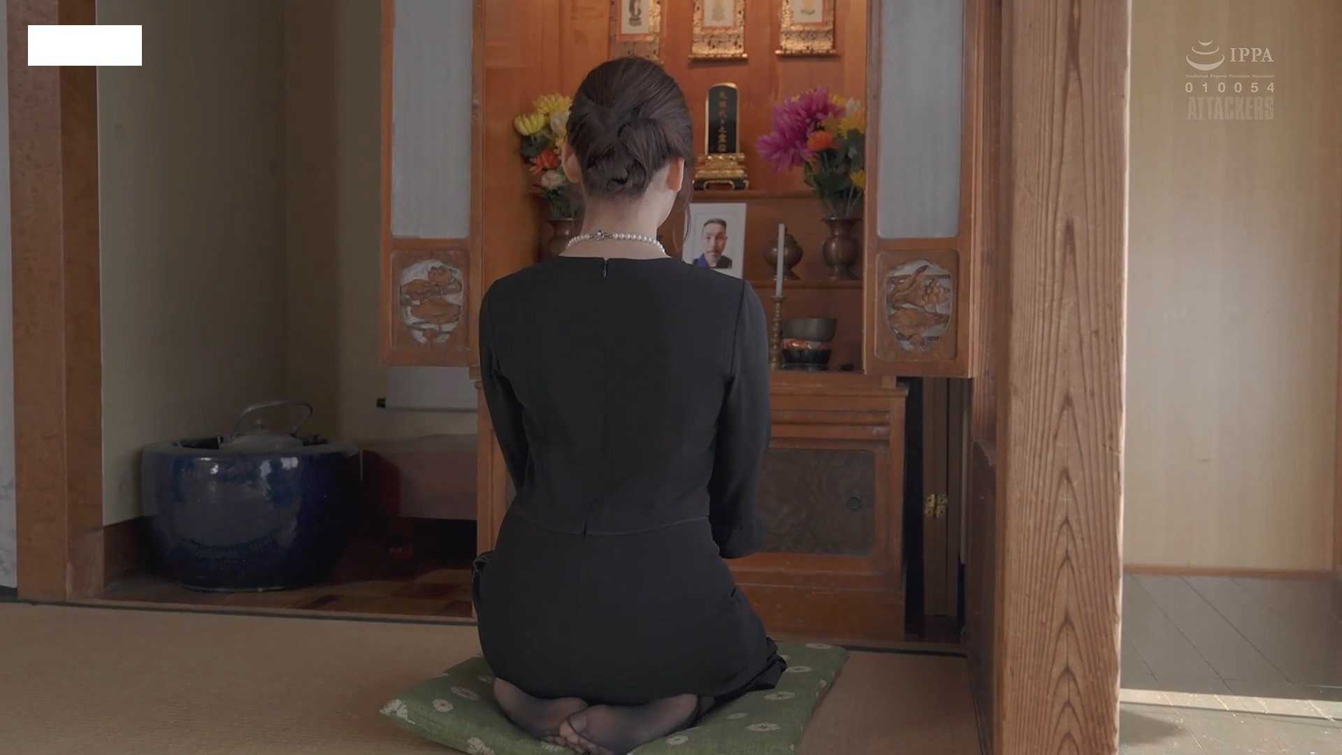 哥哥参加弟弟葬礼，趁机天弟媳丝脚