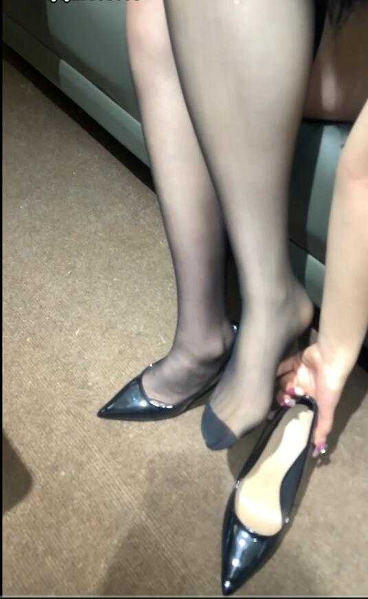 睹物丝拍–玩弄主播悦悦黑丝高跟