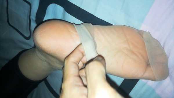 灌醉单位女同事玩弄短丝脚