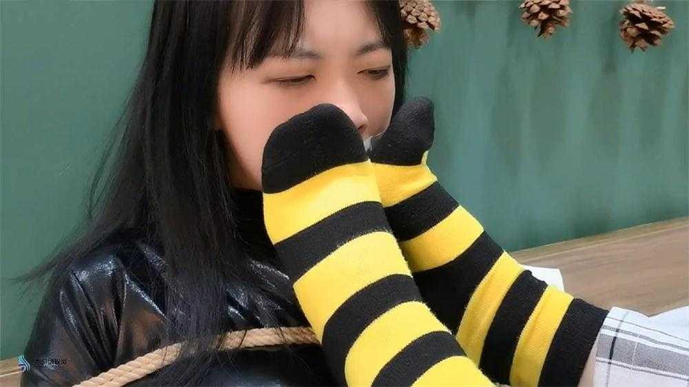 室友的惩罚-女女捆绑闻脚