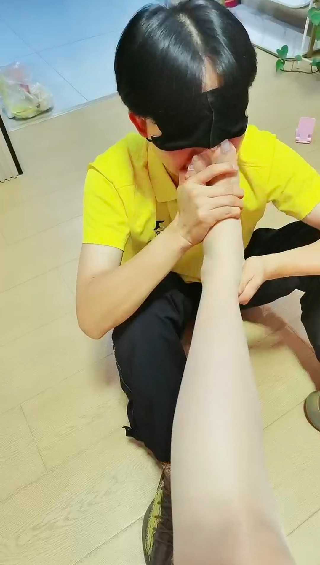 093216ah9tzyiitwuoj6ty