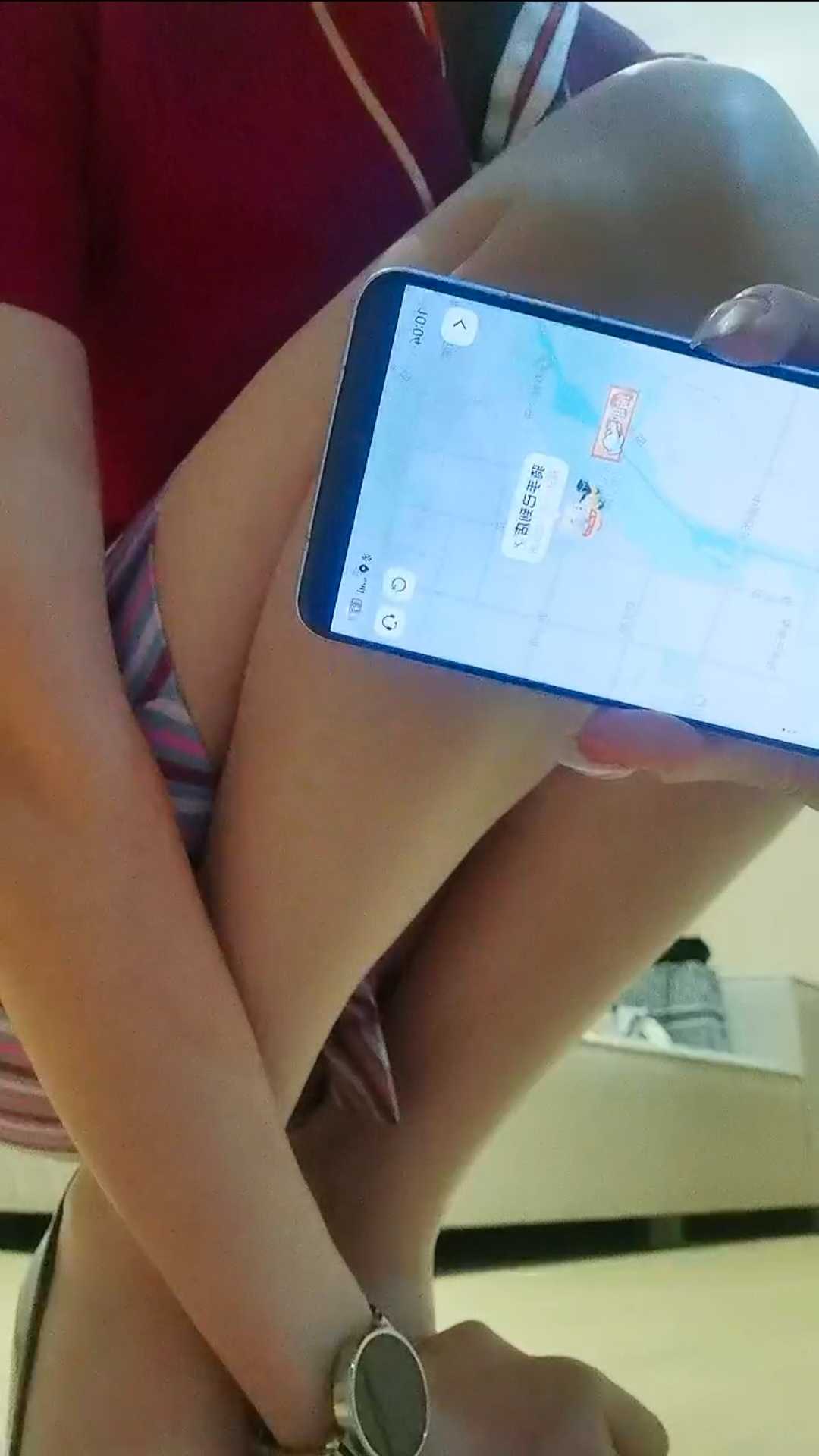 皮皮-真实诱导外卖小哥吃丝袜脚