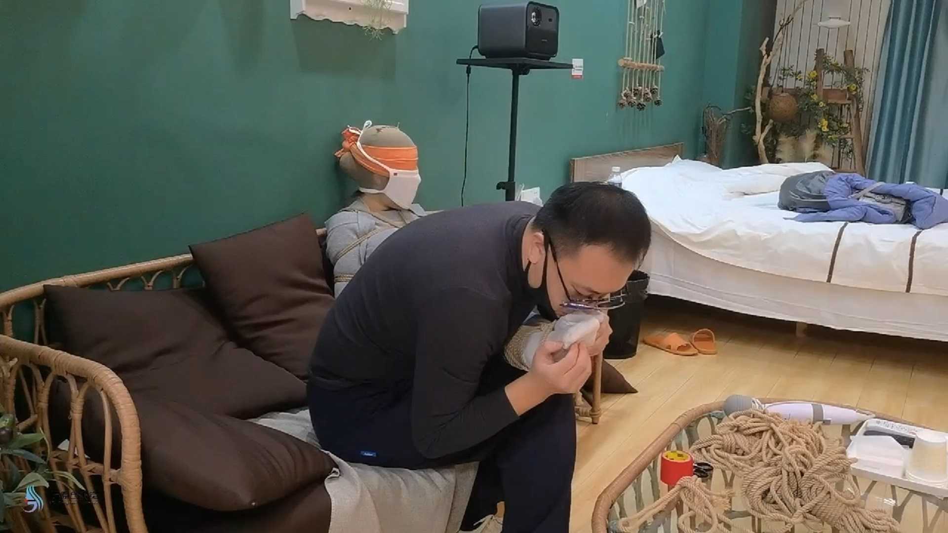 124950lxmvtslg6esyzpe9