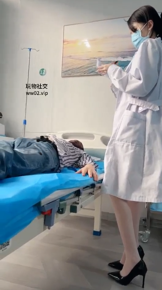 女医生白丝高跟开发天脚