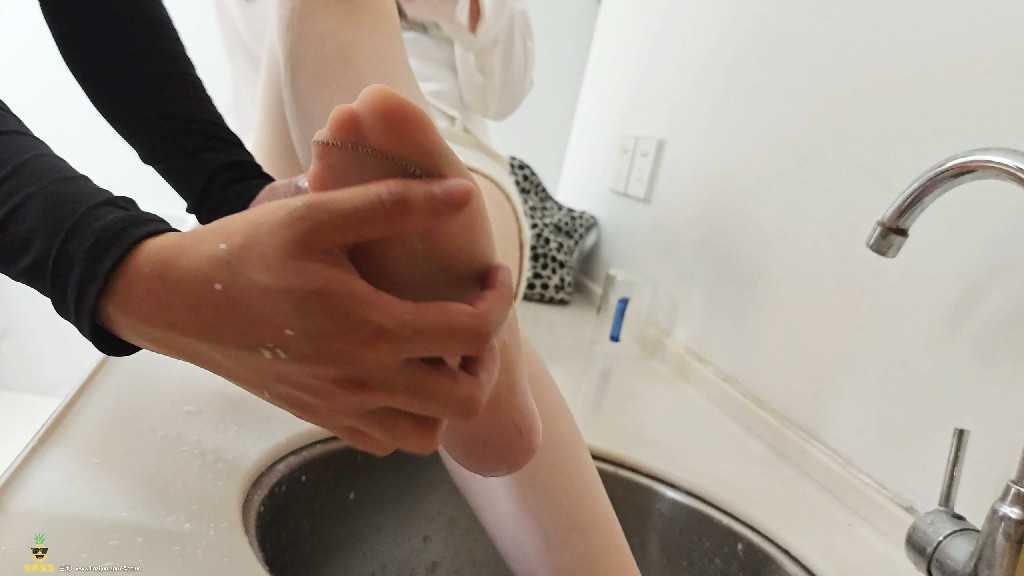 菠萝原创-欧阳婉婉牛奶浴足tk