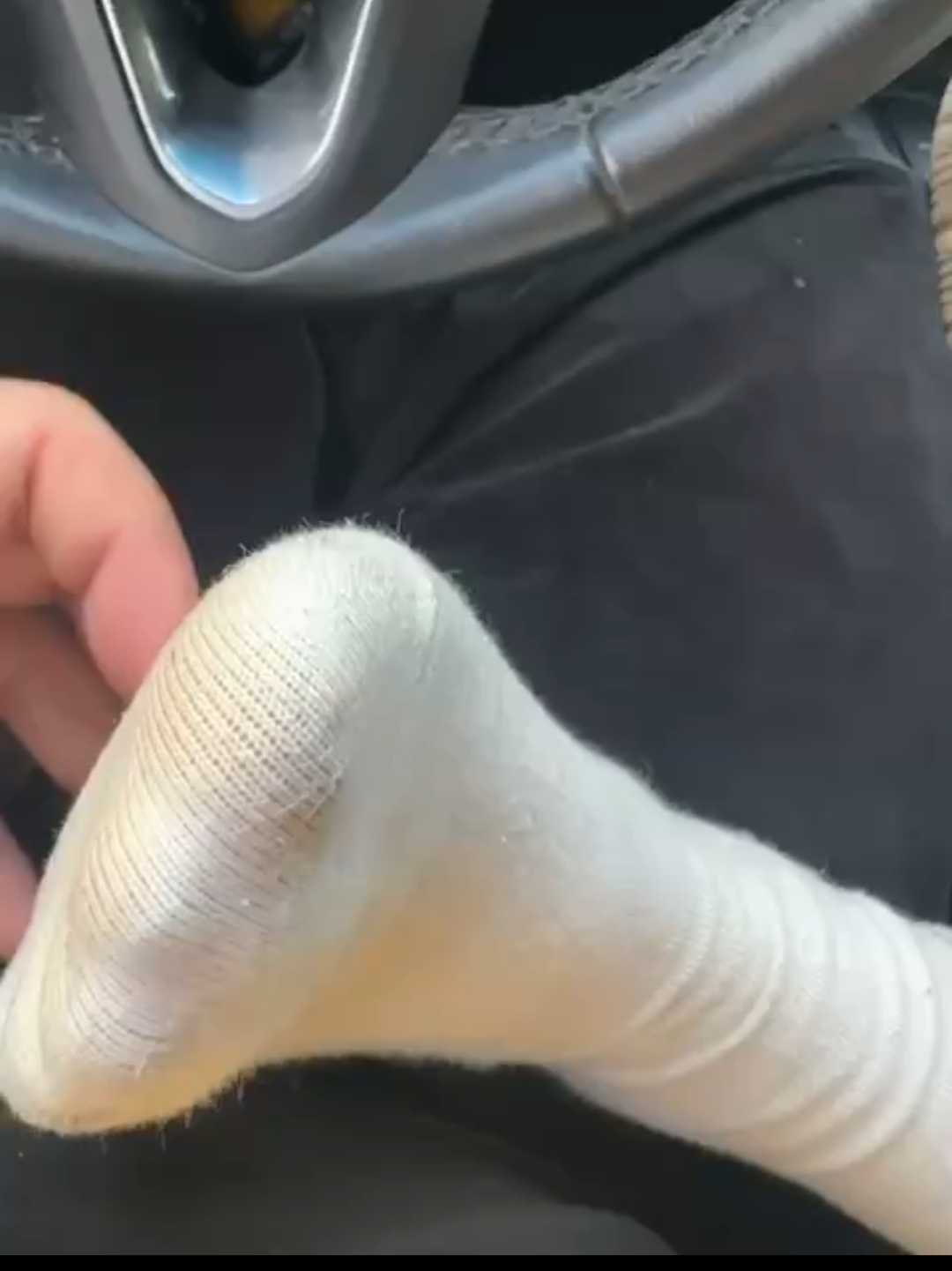 121342pc6mkdkkhahu4chc