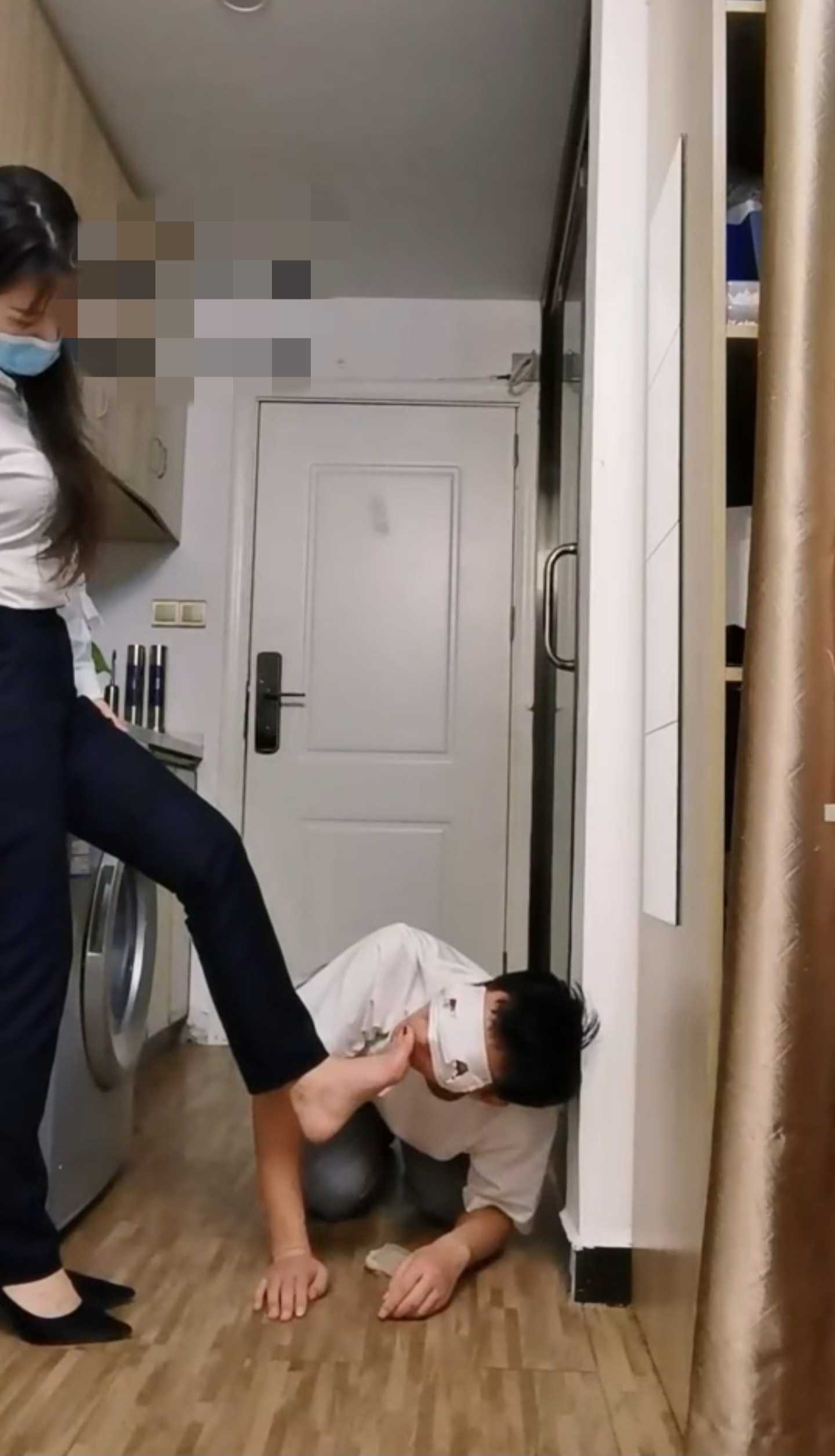 闻天珠宝店御姐高跟丝袜脚