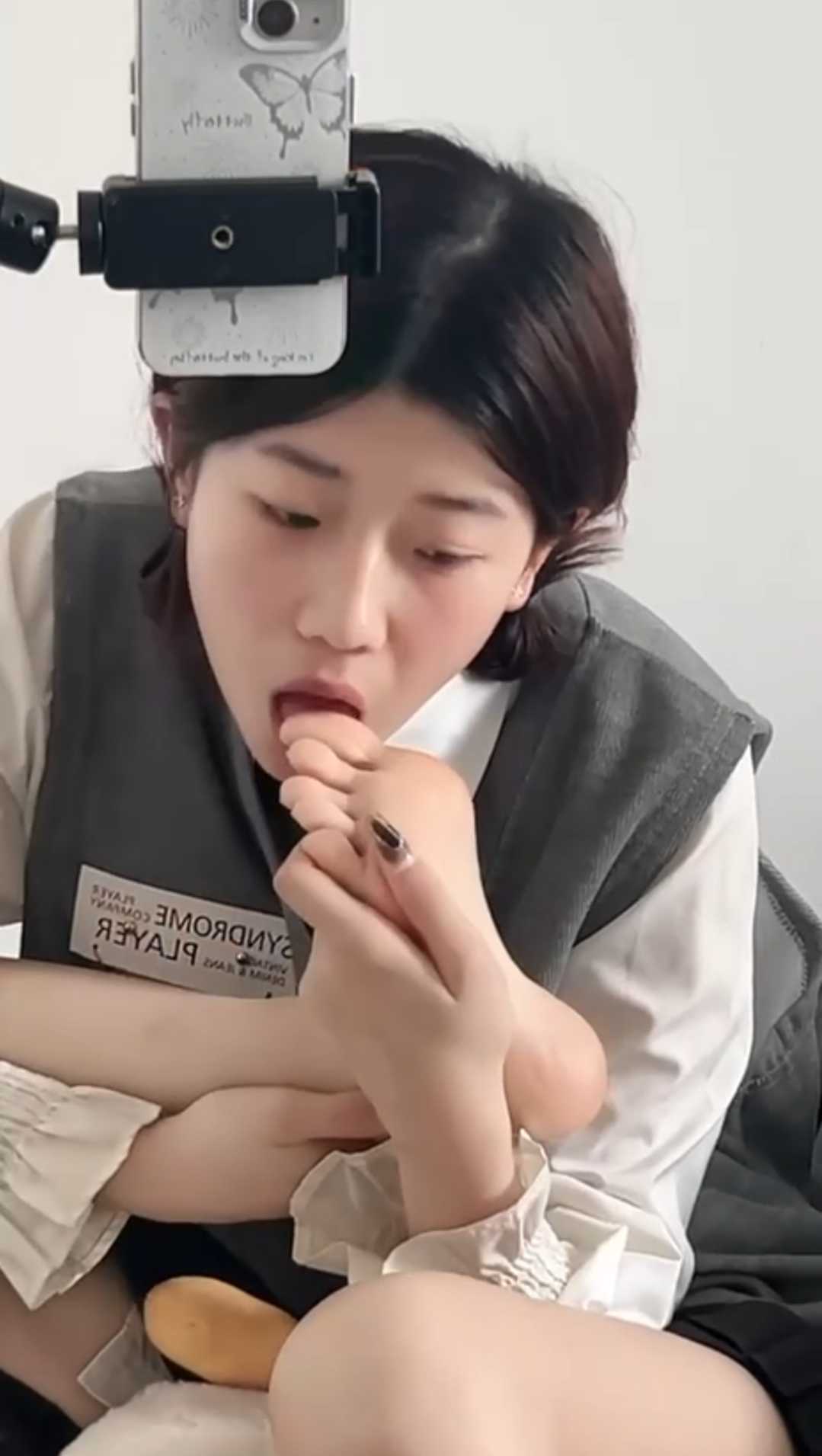 143830unzsgy6nrejejy4r