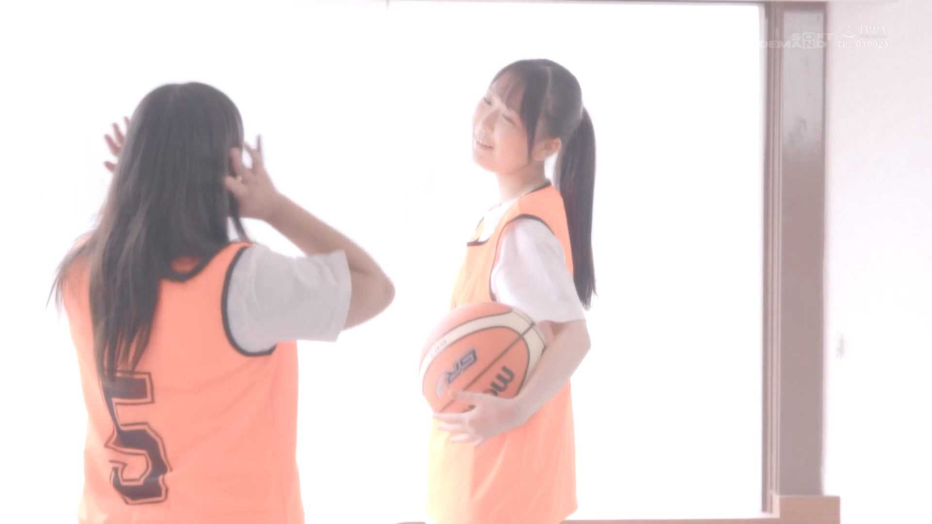 篮球教练觊觎女学员美脚，最终如愿以偿