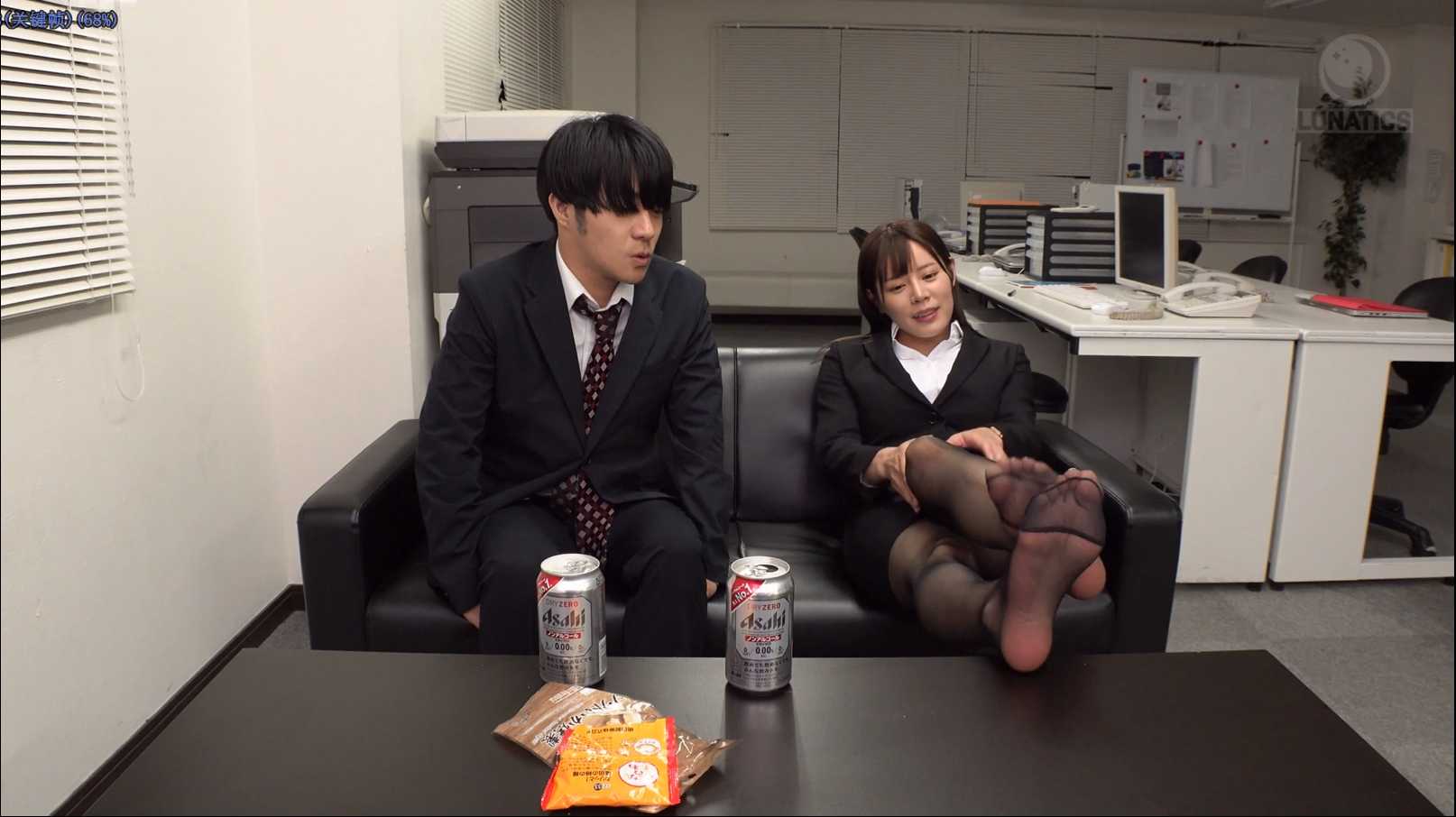 办公室多次闻天女上司丝袜脚