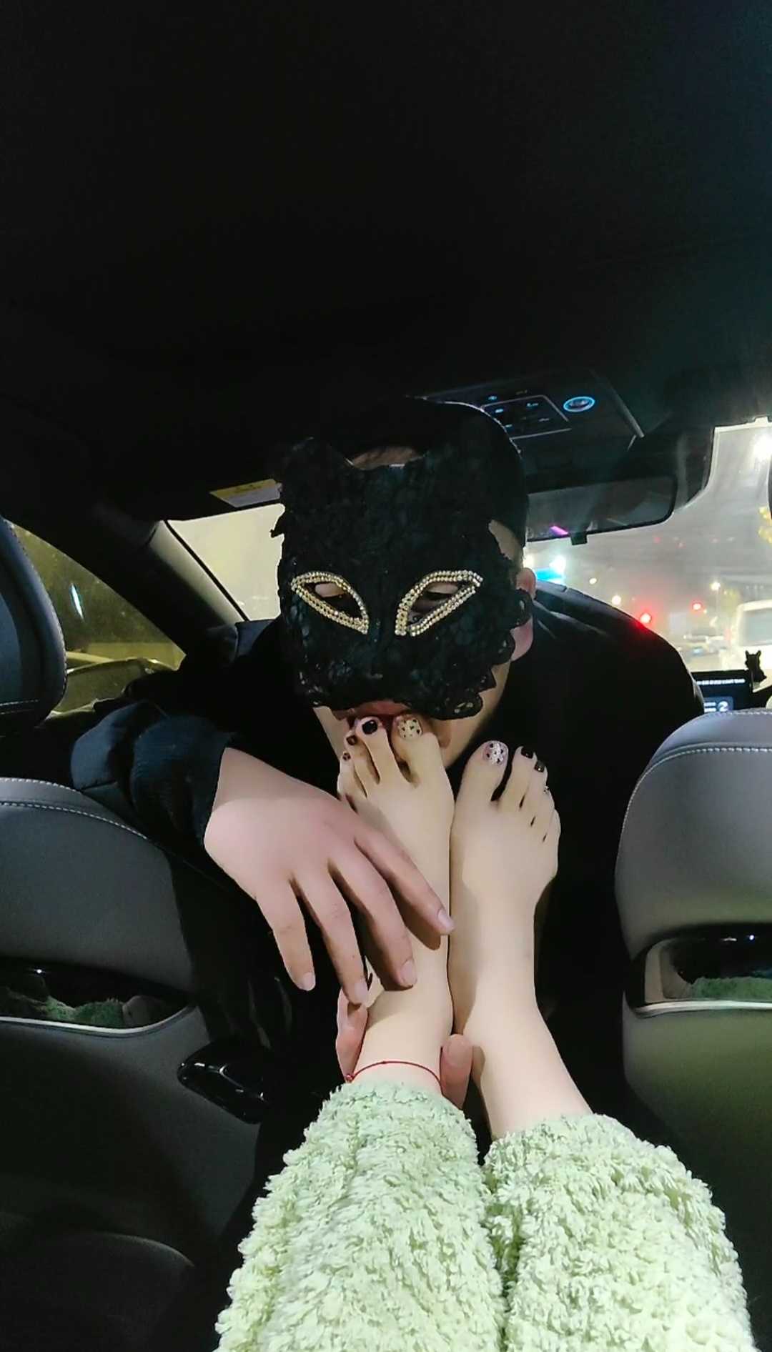 214858jn4vc5ahguvossg0