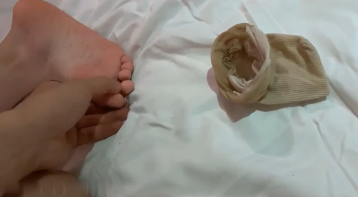 【低价】玩tian肉嘟嘟的嫩脚