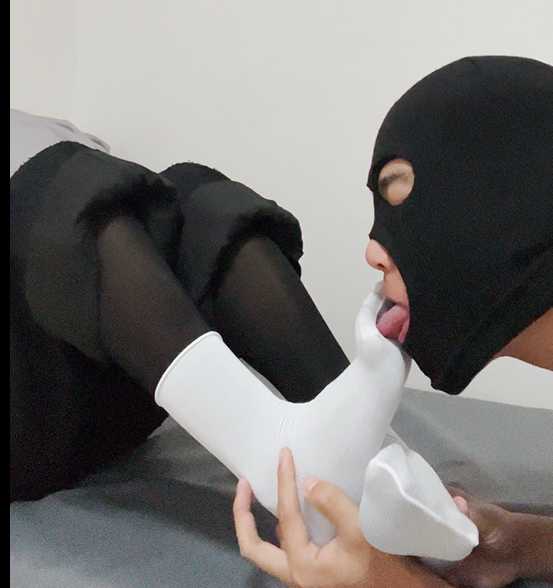 195305k7qw0eobbo77v806