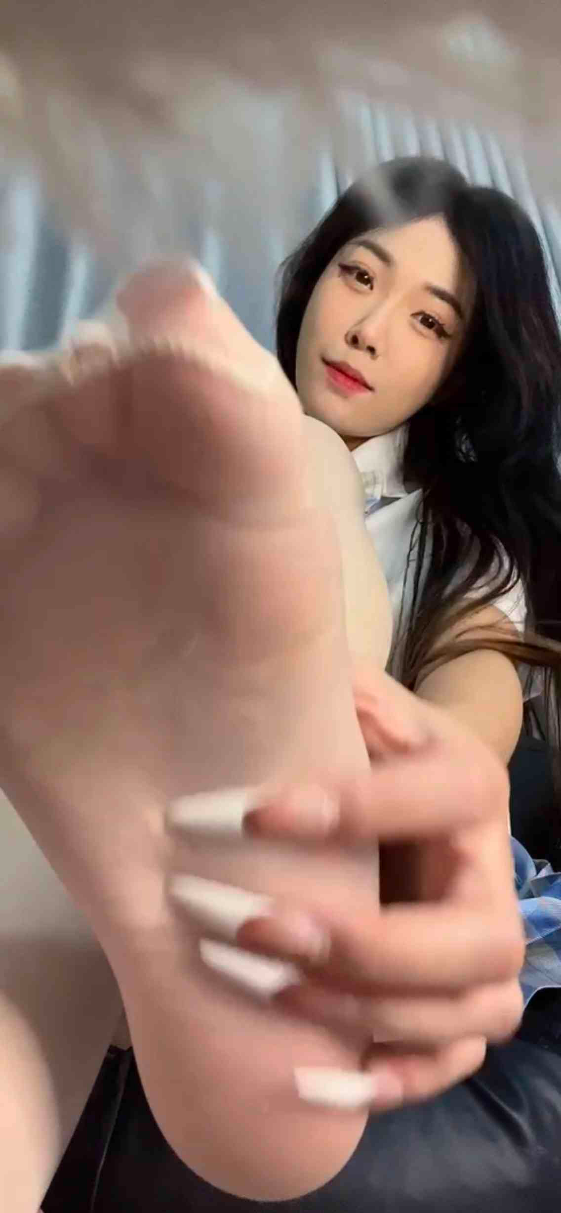 美女主播自挠自天