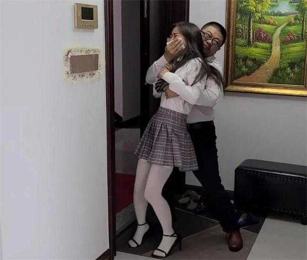 一往情深—小偷的艳遇之白丝冲动