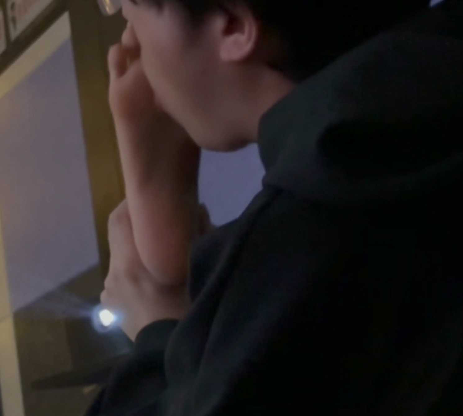 酒店品尝公司前台裸足