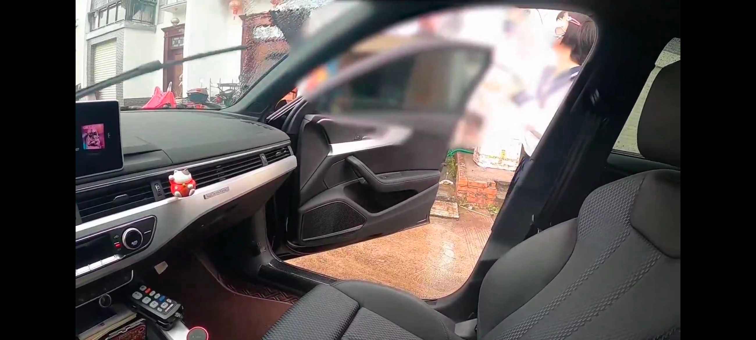 约来学生妹捆绑舔厚白丝