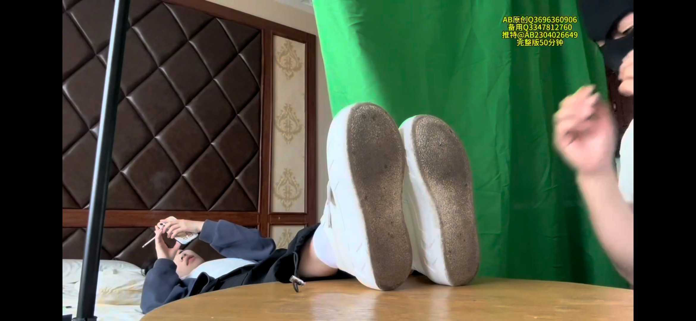 AB原创—舔脚不知情的素人高中生学妹