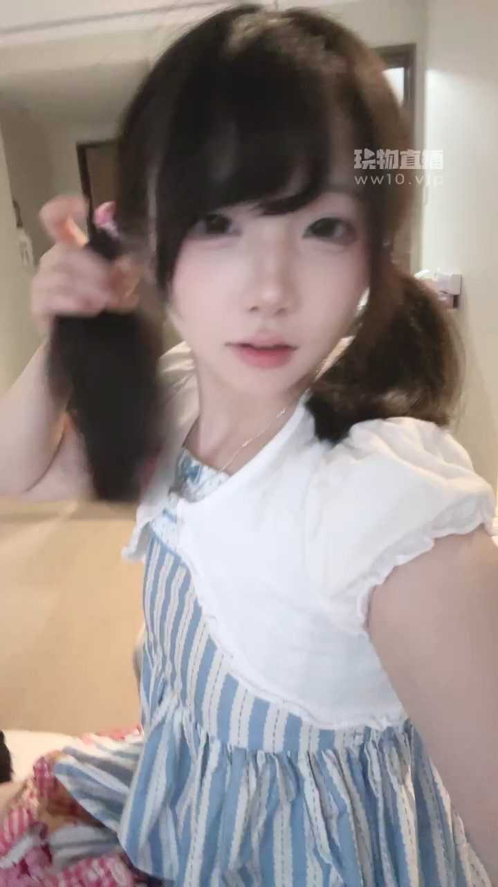 【幼斯酱葱】tian小萝莉的白袜嫩脚