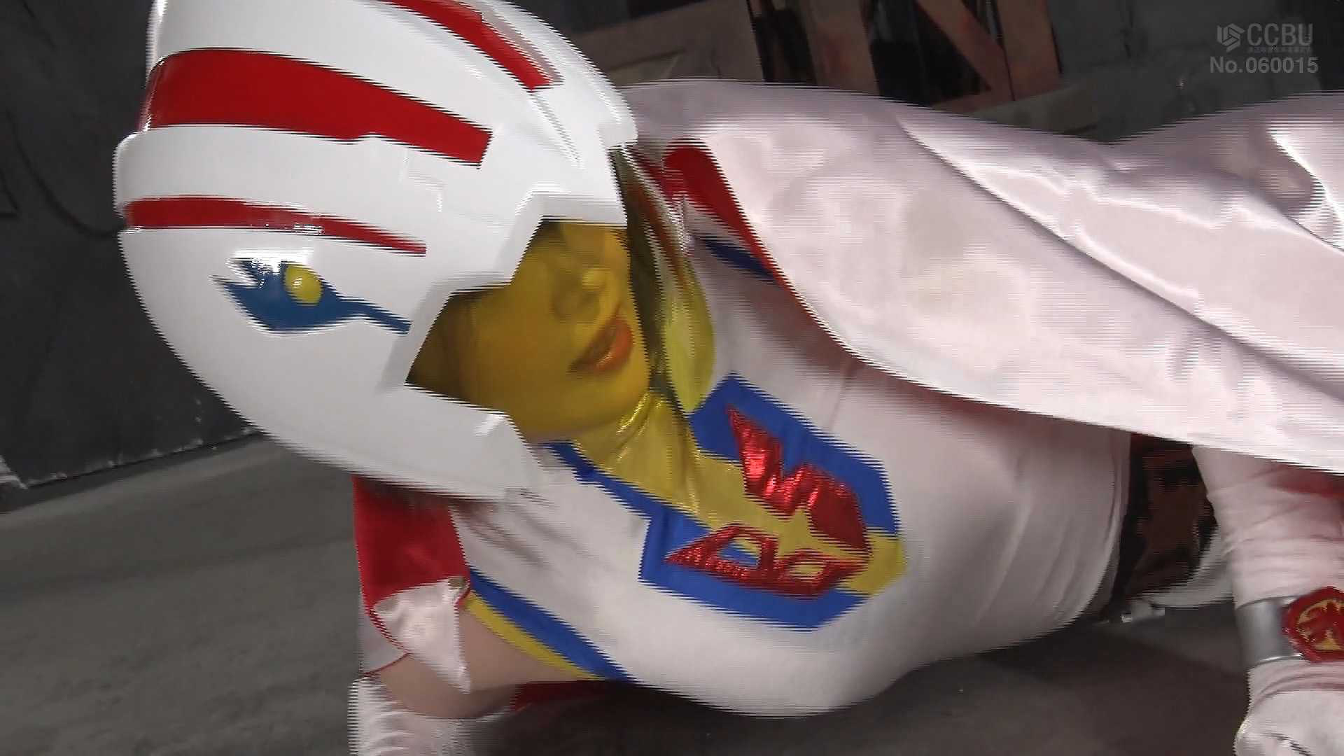 白衣女战士战败后被挠tian白袜裸足