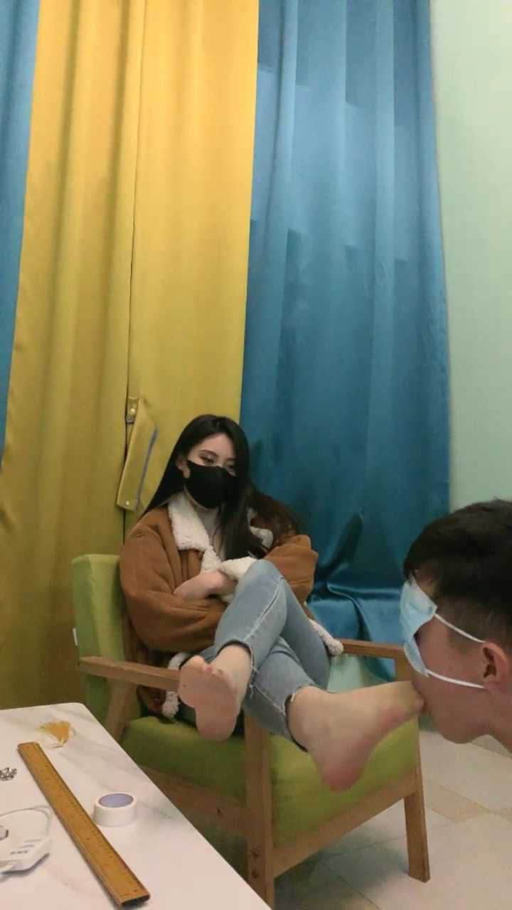 梵高—全方位舔吃裤里丝足