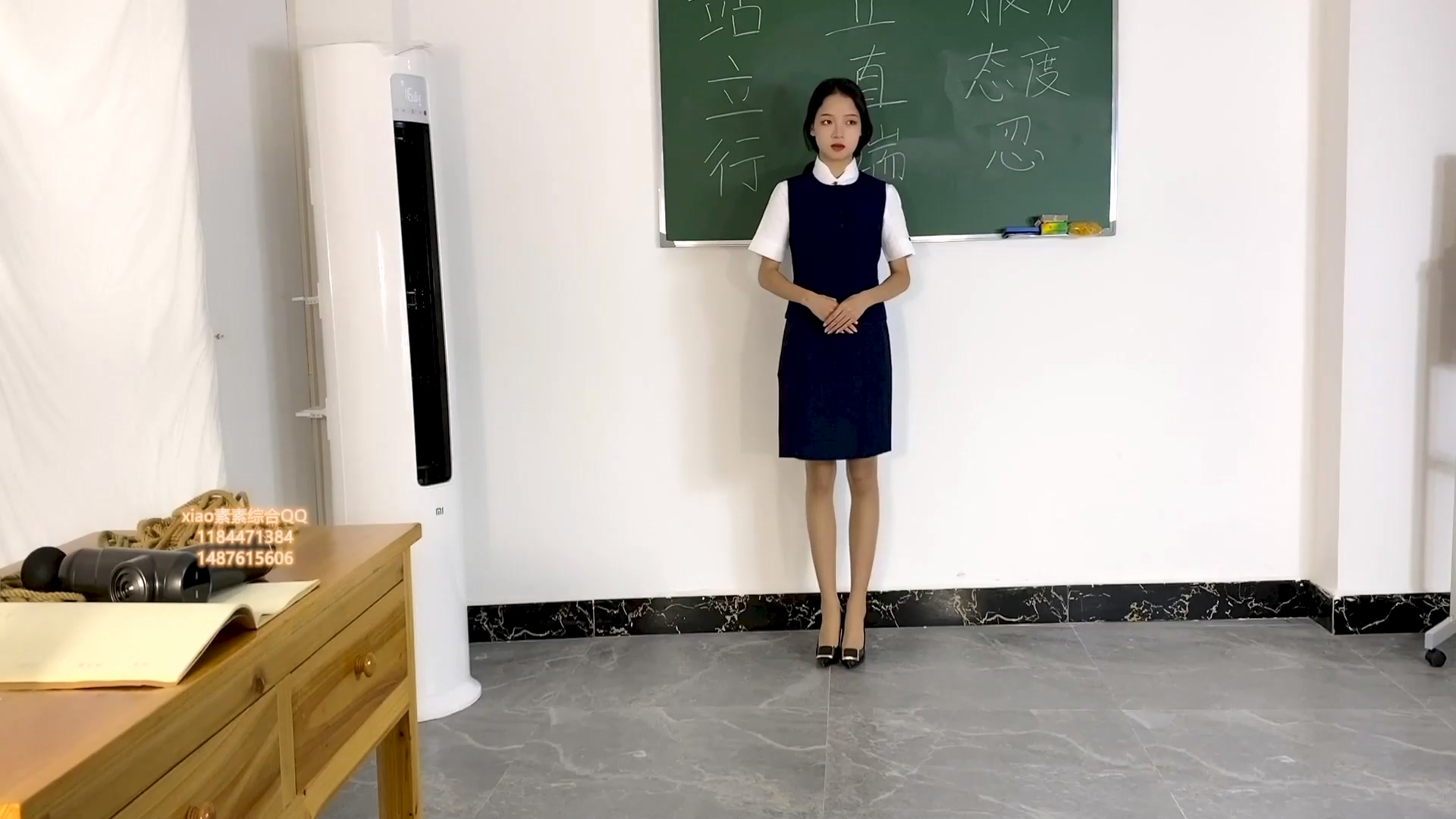 素素面试长腿空姐遭遇换丝袜，tk，吃脚