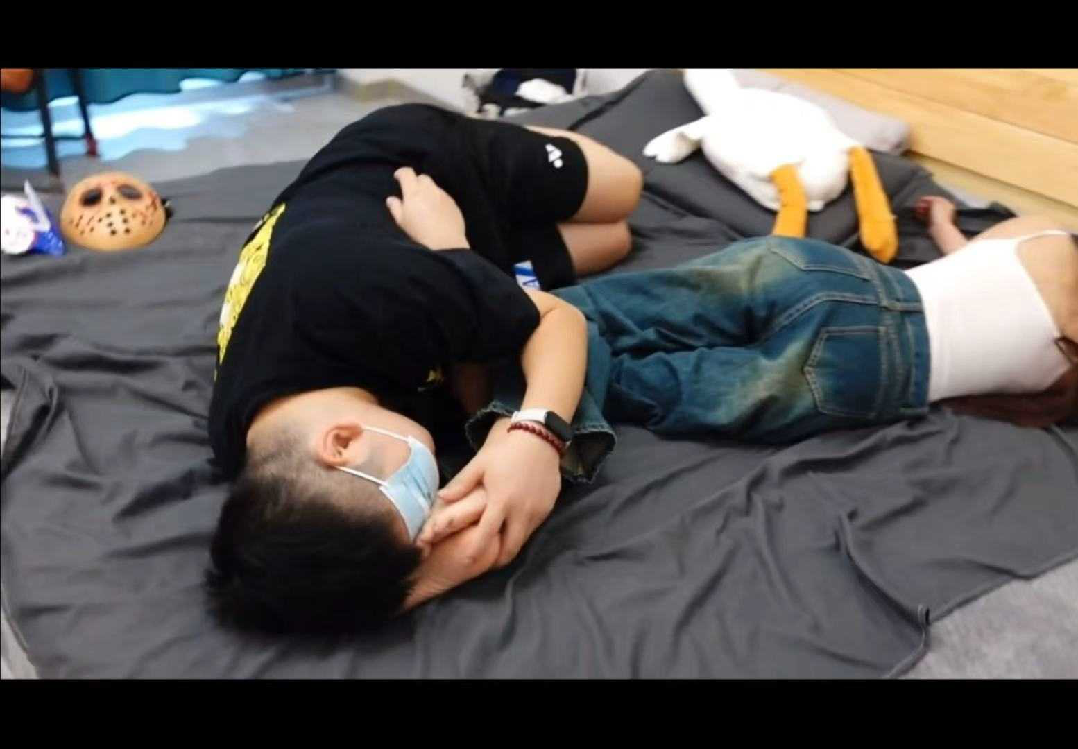 极品模特被玩脚后续