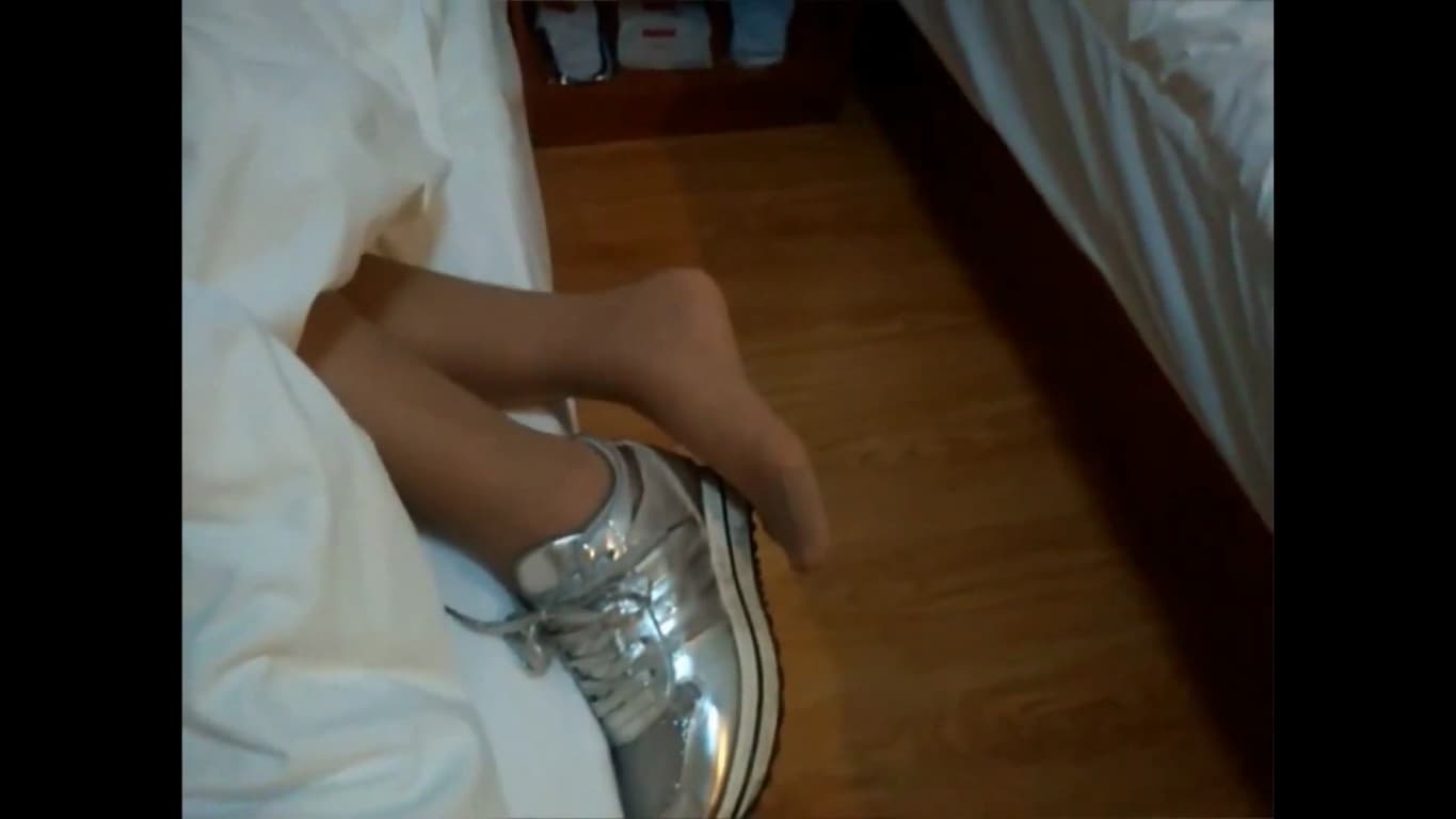 劫匪遇上熟睡小妹