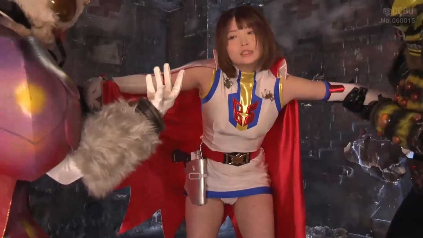 女战士遭同伴出卖被恶女脱靴tian脚