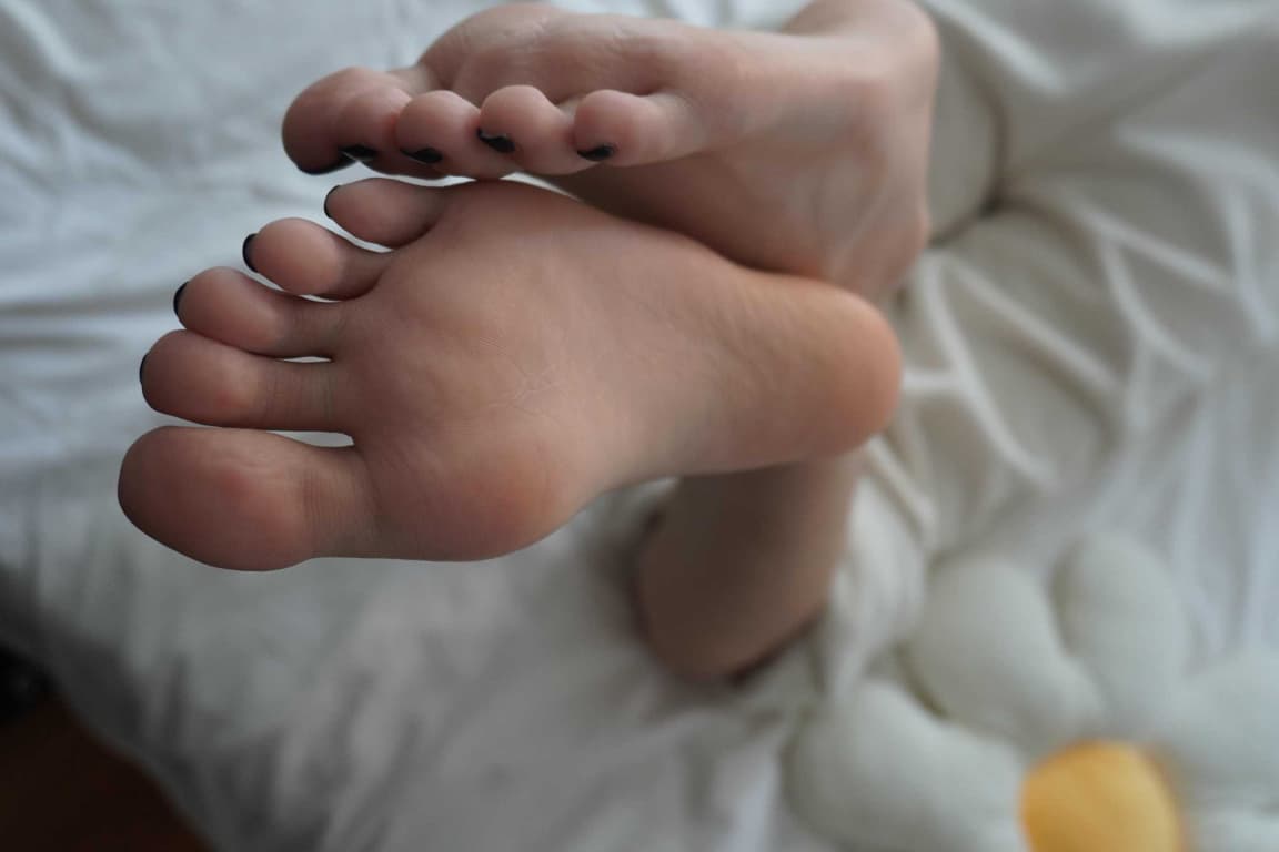 约tian04年南方妹子嫩脚