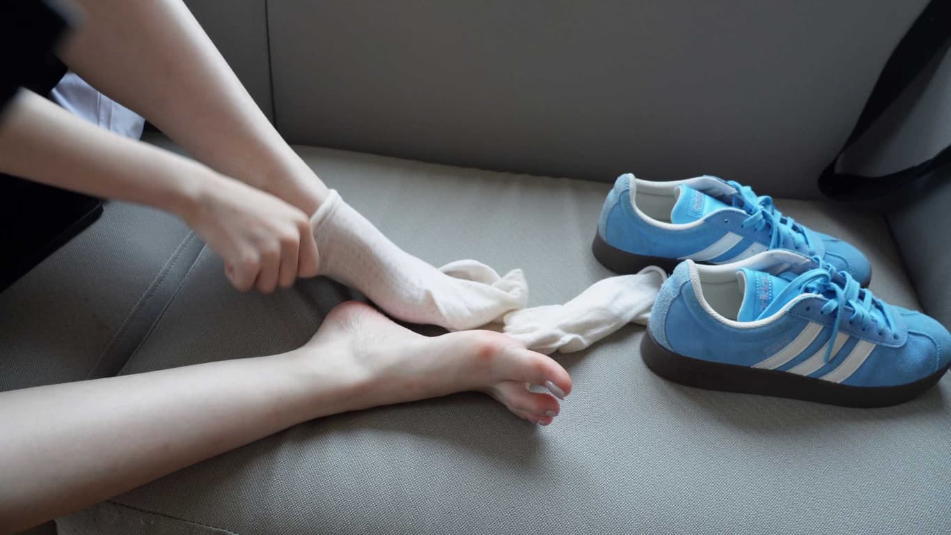 大三女神极品玉足