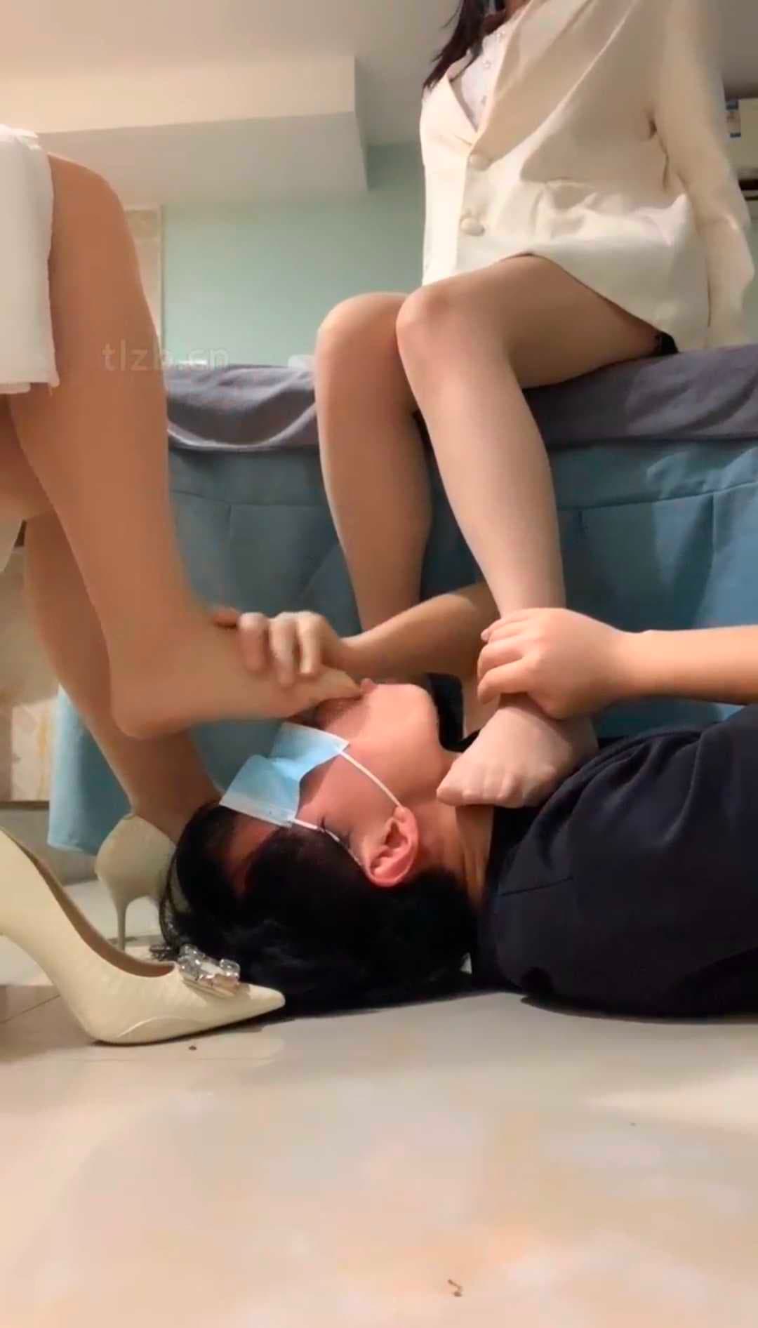 梵高—开发养生馆馆长品尝丝足