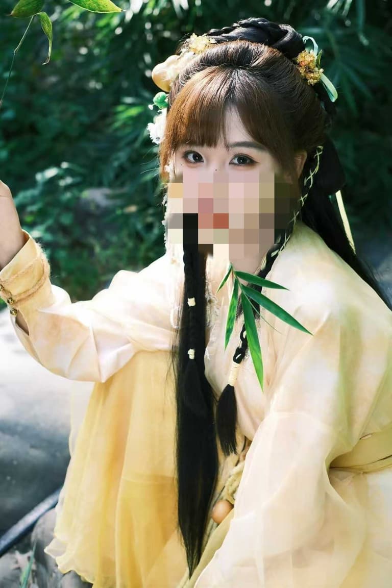 tian脚大湿—忽悠20岁超甜美985大学表演系妹子来品足